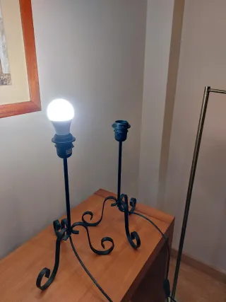 Juego de 2 lámparas de mesa metálicas