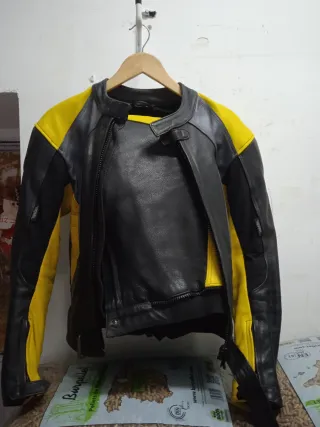 Traje Moto Negra y Amarilla