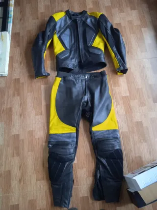 Traje Moto Negra y Amarilla