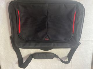 Maletín Targus Clamshell Classic+ 17-18