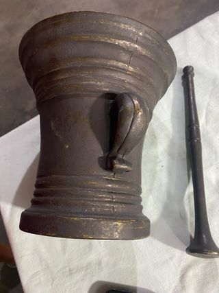 Mortaio e pestello in bronzo