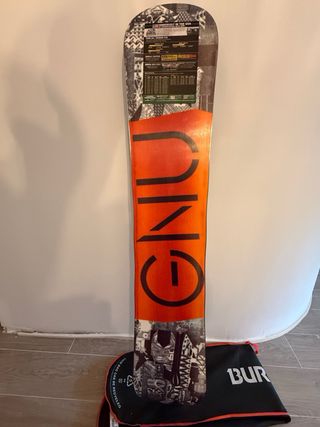 Tabla Snowboard GNU