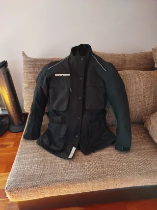 Chaqueta Moto Mujer Larga Negra.