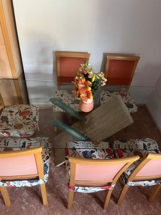 Mesa de comedor y 6  sillas cocina. Jardin etc