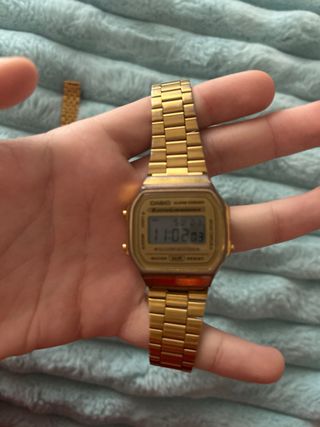 Reloj Casio Dorado Grande y mediano