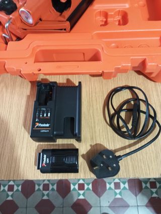 Clavadora Paslode IM360CI + Caja Clavos