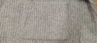 Sudadera Zara gris con bolsillo canguro talla M-L