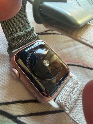 Apple Watch SE, rosa, 40mm