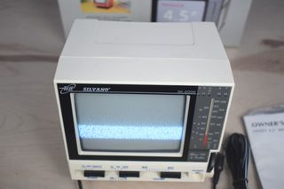 Radio televisión Silvano SK-2000 años 80