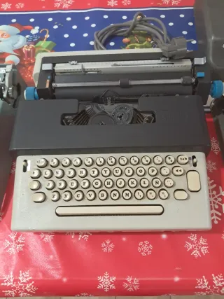 4 Máquinas de Escribir Antiguas