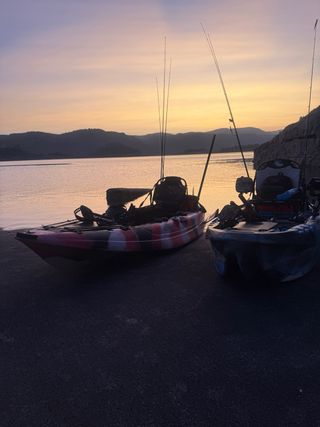 Kayak de pesca impecable