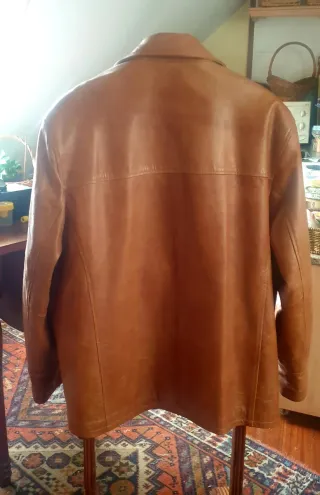 Cazadora de piel marrón