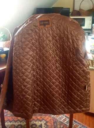 Cazadora de piel marrón