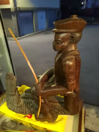 Statua Pescatore Legno Intagliato