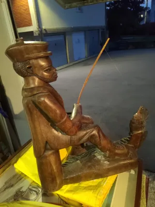 Statua Pescatore Legno Intagliato