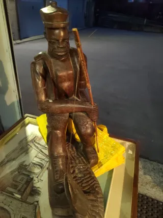 Statua Pescatore Legno Intagliato