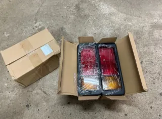 Pilotos Traseros Mitsubishi V20