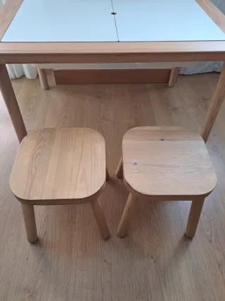 Mesa infantil madera con 2 taburetes FLISAT IKEA