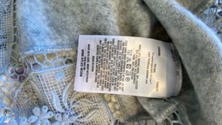 Jersey gris con encaje