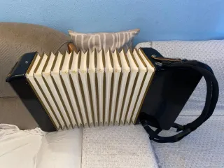 Acordeón Hohner Concerto II 72 Bajos