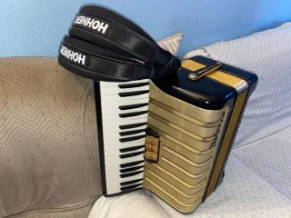 Acordeón Hohner Concerto II 72 Bajos
