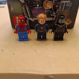 LEGO Marvel Minifigure Set