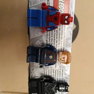 LEGO Marvel Minifigure Set