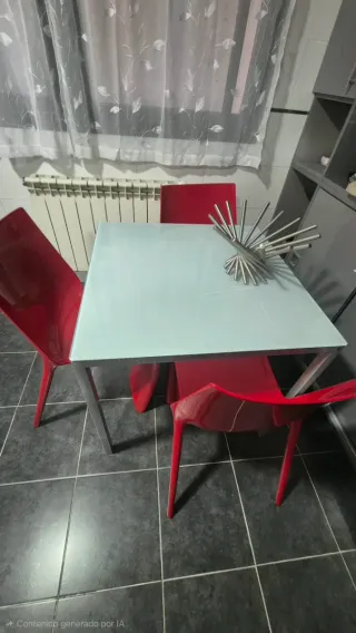 Sillas rojas de plástico