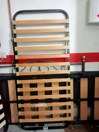 Somier láminas madera patas y ruedas