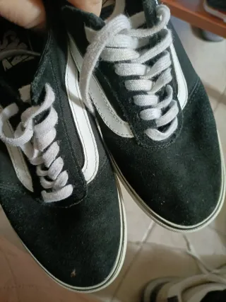 Zapatillas Vans Negras y Blancas
