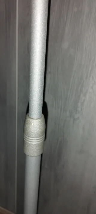 Pie metálico altavoces home cinema