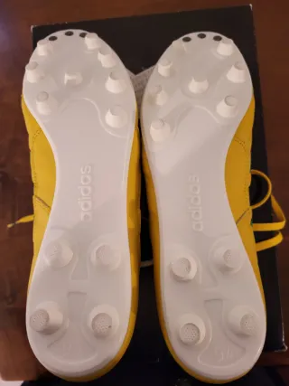 Scarpe da calcio Adidas gialle