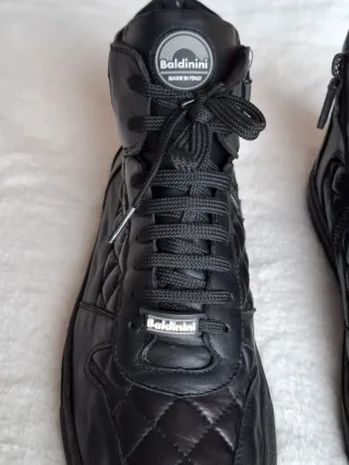 Botines Baldinini T-42 Piel acolchada. Negro