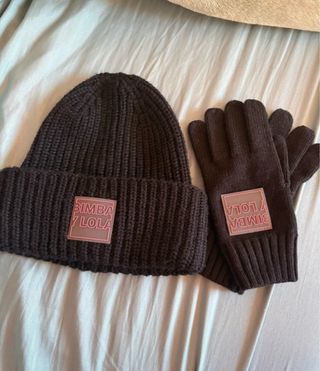 Lote gorro y guantes Bimba y Lola