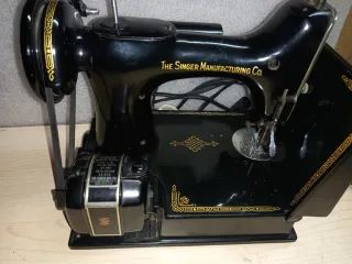 Macchina da cucire Singer con accessori