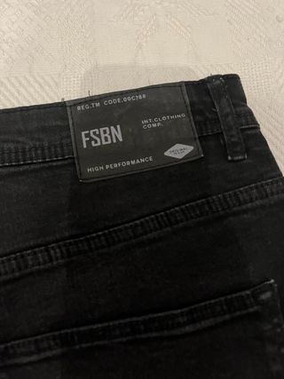 Pantalón Negro Skinny Fishbone