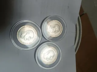 Lote 3 monedas 100 pts plata