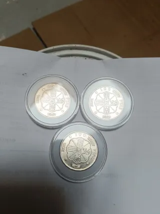 Lote 3 monedas 100 pts plata