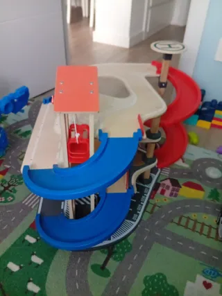 Pista de coches de madera para niños