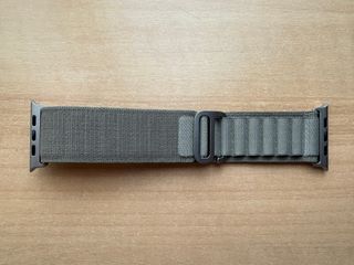 Apple Watch ULTRA 49mm. Olive Alpine Loop M