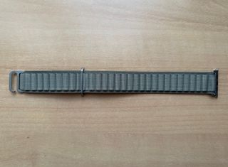 Apple Watch ULTRA 49mm. Olive Alpine Loop M