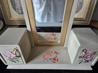 Tocador de sobremesa con espejo