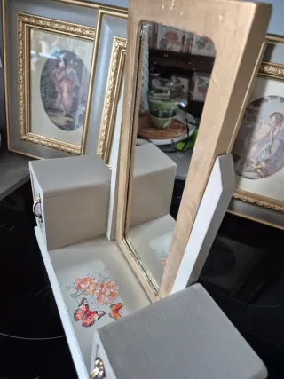 Tocador de sobremesa con espejo