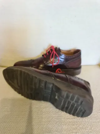 Scarpe uomo eleganti marroni con lacci rossi