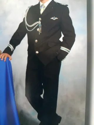 Traje de comunión niño azul marino marca Bus Stop