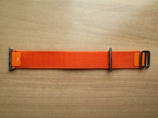Apple Watch ULTRA 49mm. Orange Alpine Loop S