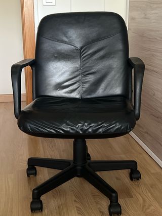 Silla de oficina negra