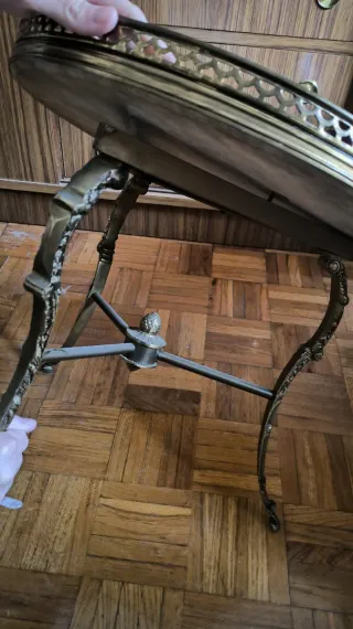 Mesa auxiliar vintage mármol y metal