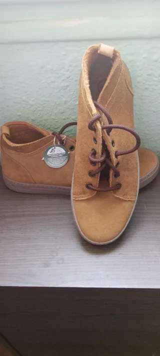 Zapatos de ante marrones