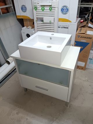 Mueble de baño con lavabo